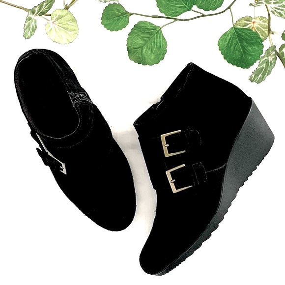 Munro Shoes - Munro Drew Suede Wedge Booties